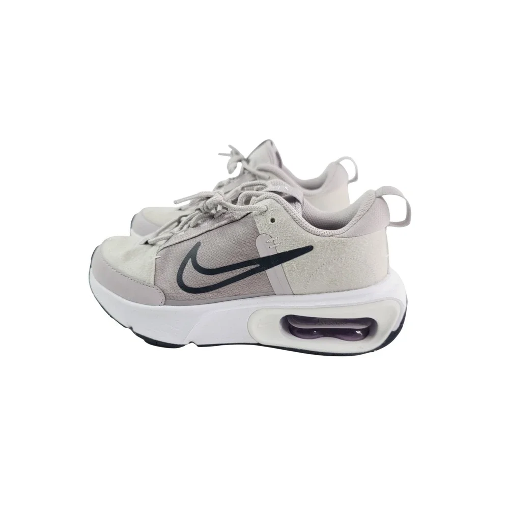 Nike‎ Air Athletic Sneakers Women's Size 7 Grey/Purple Color.